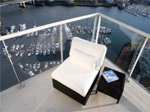vancouver-aquarious-penthouse-view-of-harbor